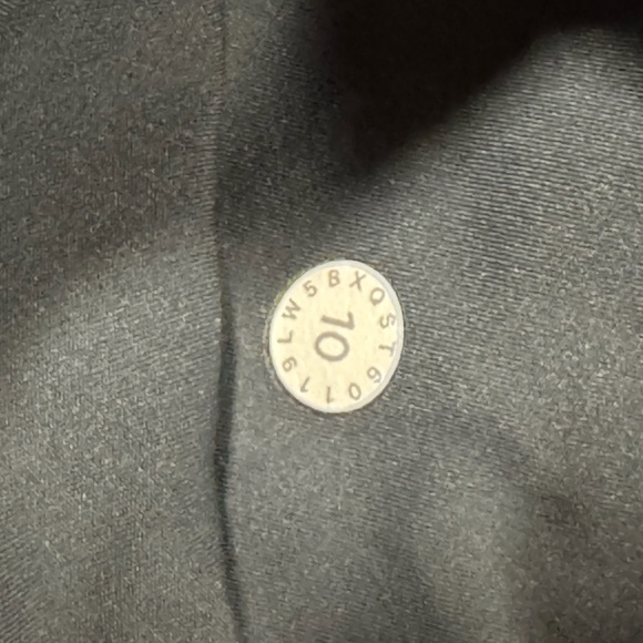 Blue Lululemon Leggings - Cropped Length - Picture 3 of 5